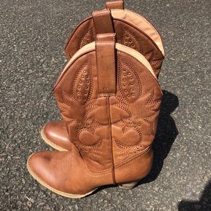Very Volatile Cowboy Boots Size 8.5